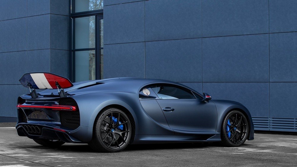 imagen 2 de Bugatti cumple 110 años y lo celebra con un espectacular Chiron sport.