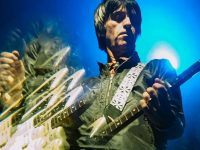 Johnny Marr mantiene el mismo sonido pero cada vez con más clase.