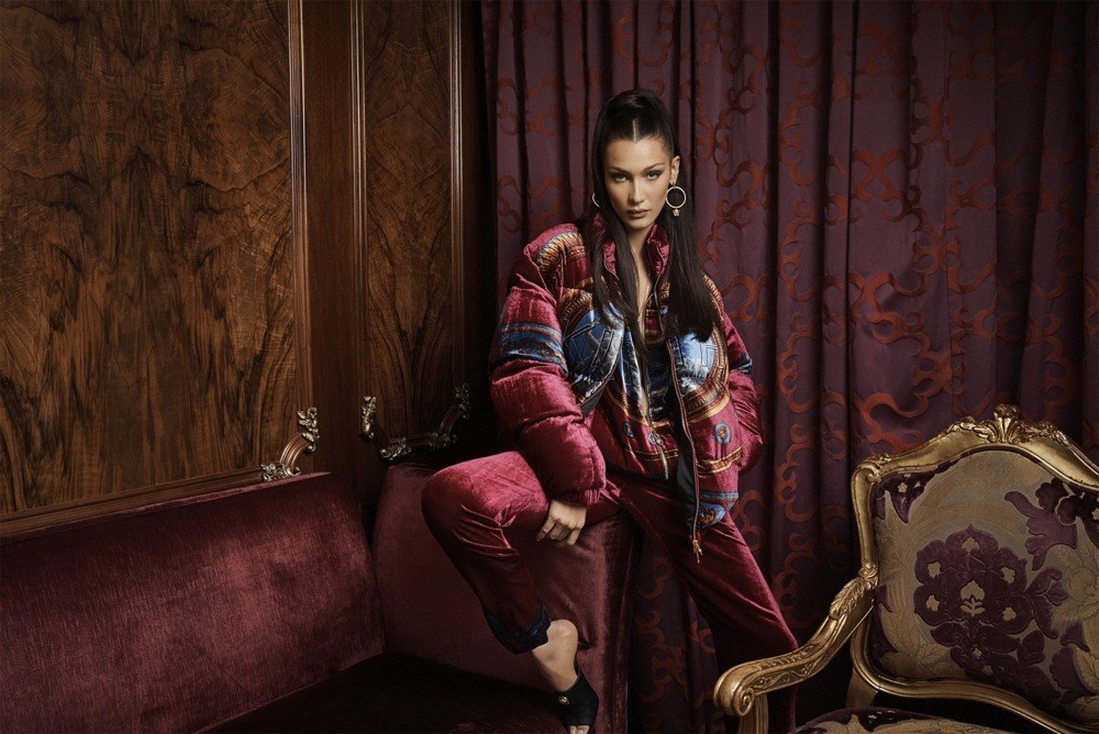 imagen 8 de Kith, Versace y Bella Hadid en el barroco nunca muere.