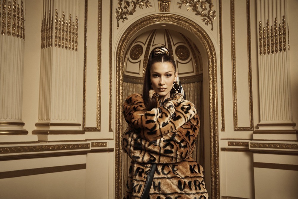 imagen 4 de Kith, Versace y Bella Hadid en el barroco nunca muere.