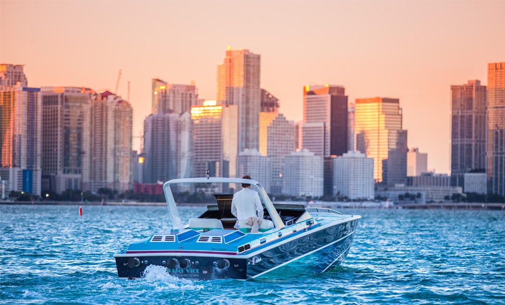 imagen 8 de Se vende la mítica embarcación de Corrupción en Miami… (sin Don Jhonson).