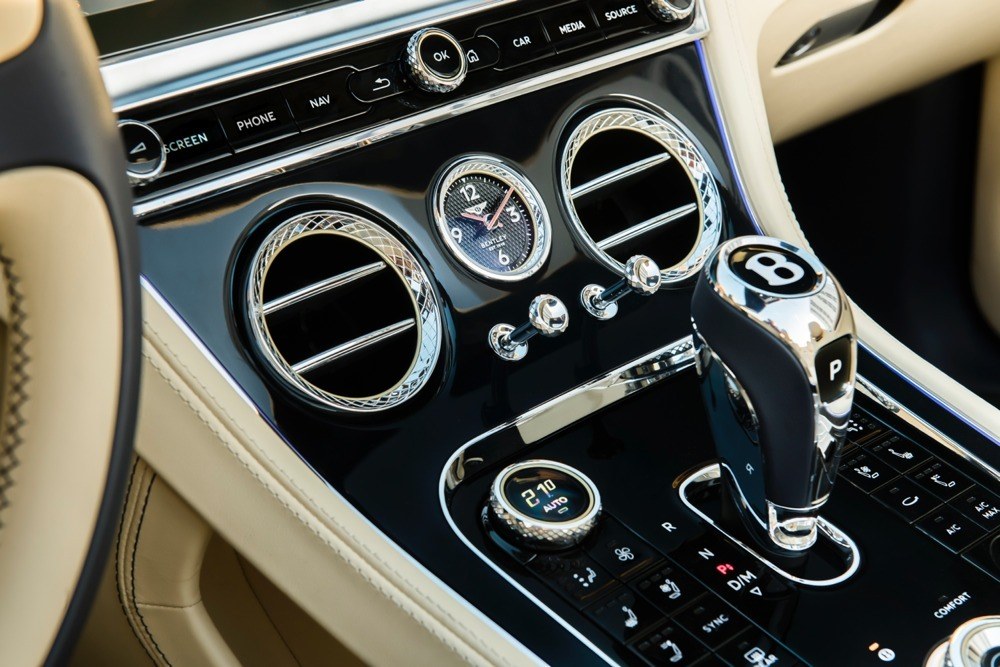 imagen 13 de Bentley presenta sus nuevos New Continental GT V8 y GT V8 Convertible.