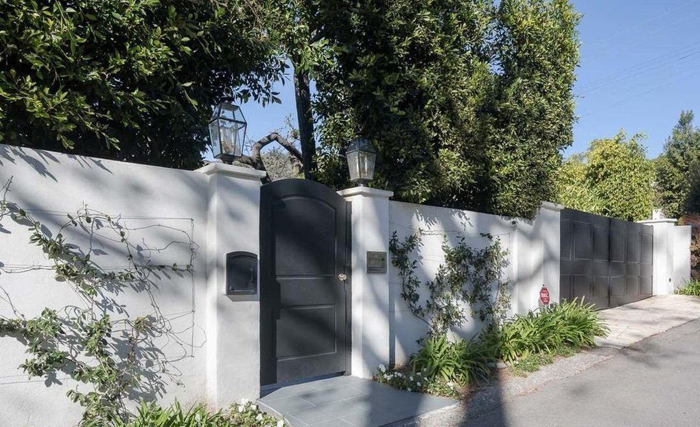 imagen 3 de Emma Stone vende su casa en Beverly Hills.
