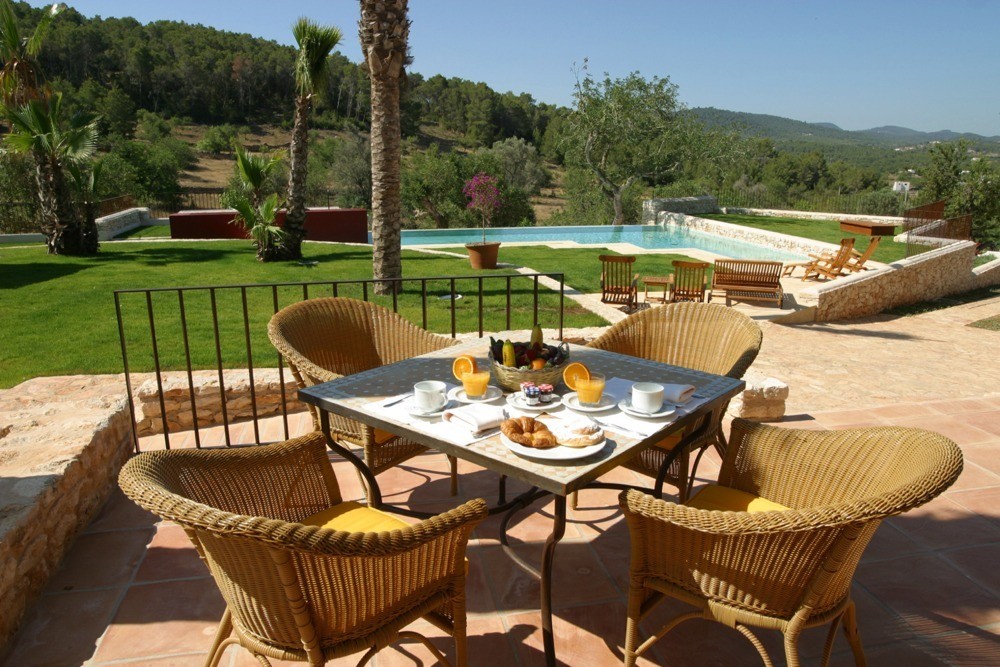 imagen 5 de Hotel Can Lluc: Un retiro idílico en la mejor compañía, en Ibiza.