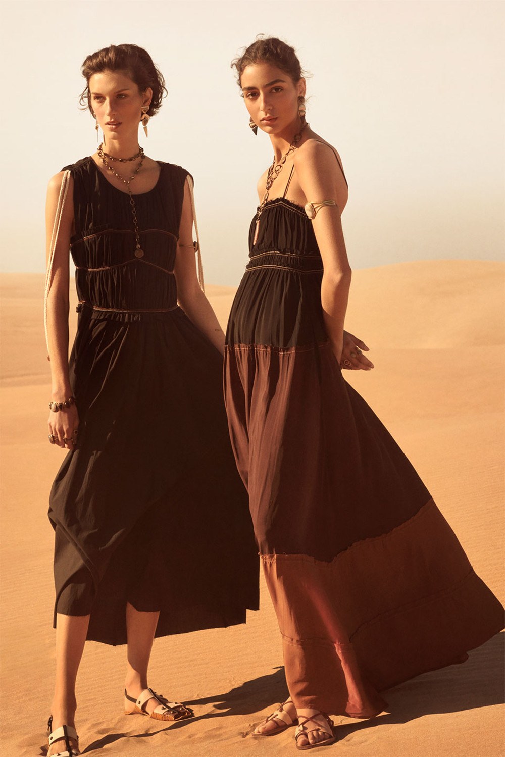 imagen 10 de Zara nos lleva al desierto en su última colección de primavera-verano 2019.