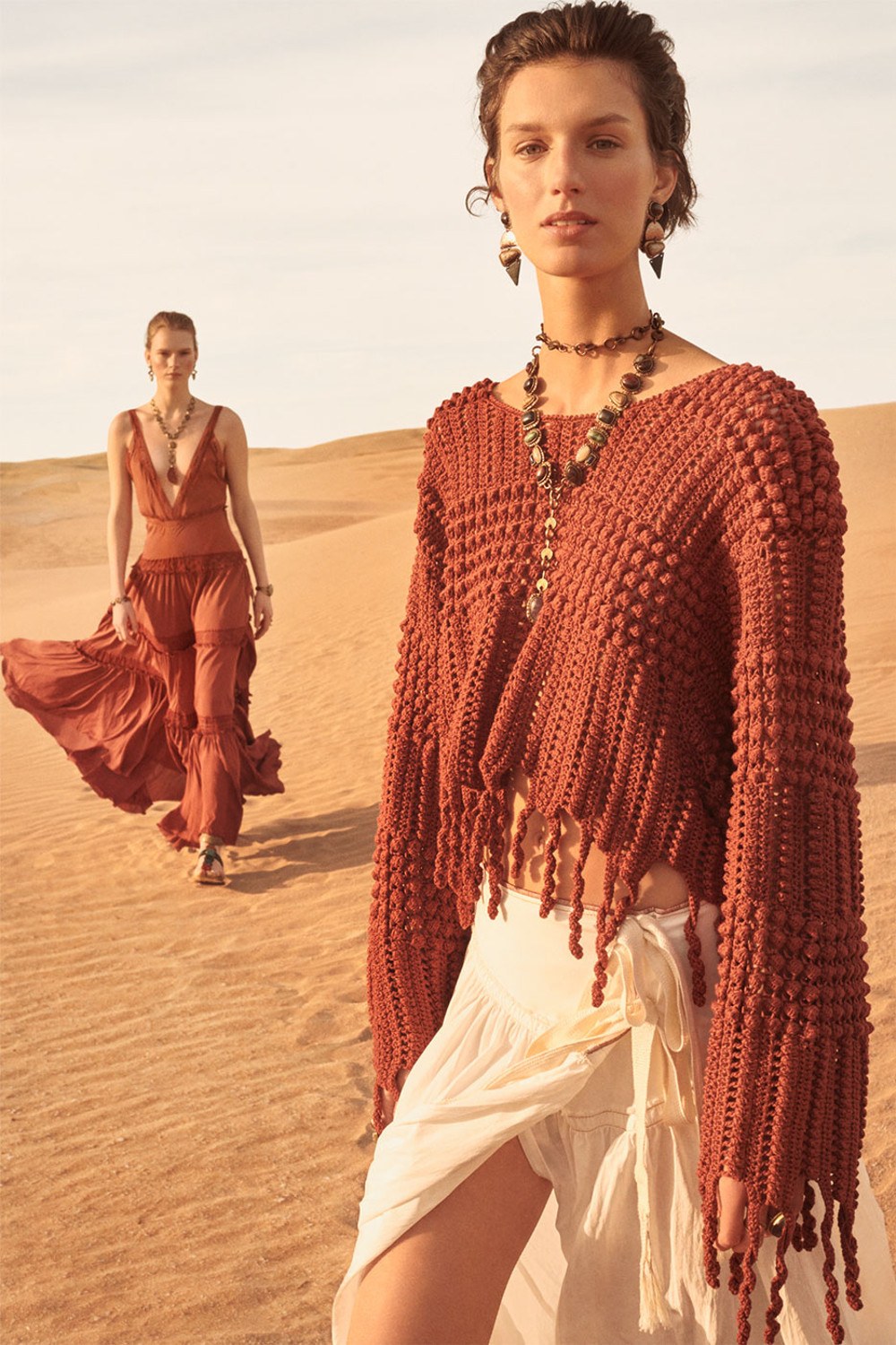 imagen 3 de Zara nos lleva al desierto en su última colección de primavera-verano 2019.