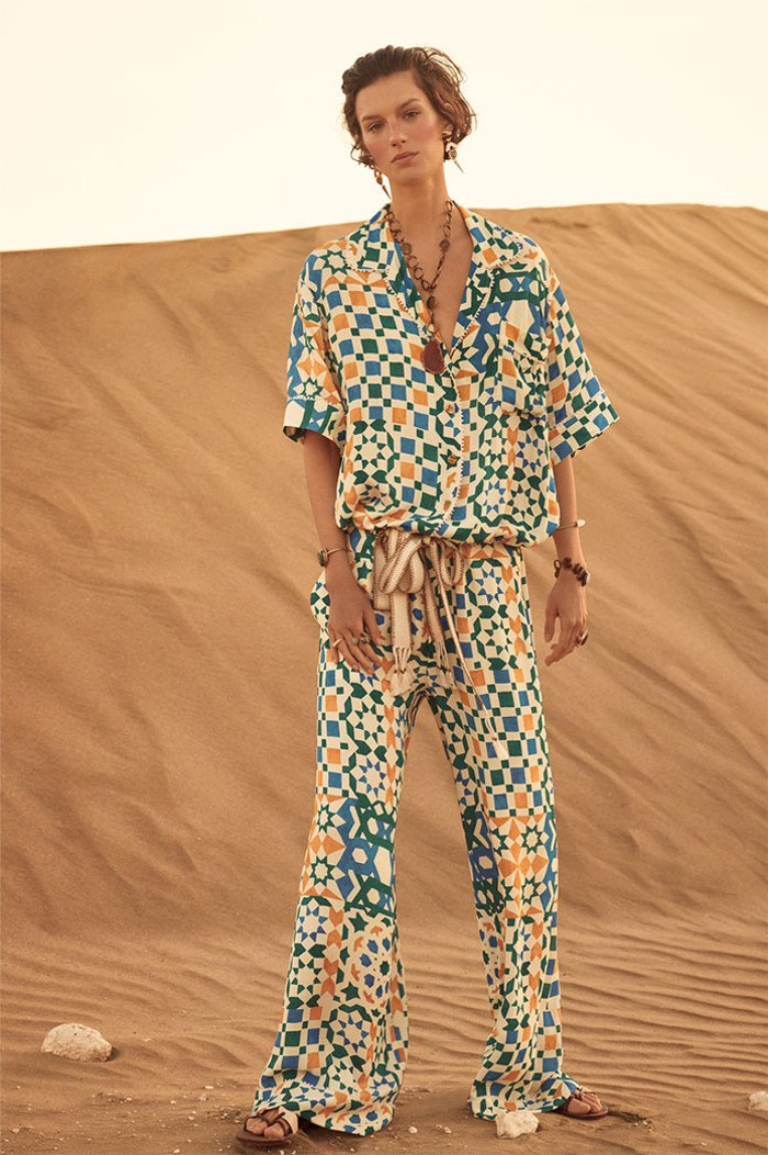 imagen 4 de Zara nos lleva al desierto en su última colección de primavera-verano 2019.