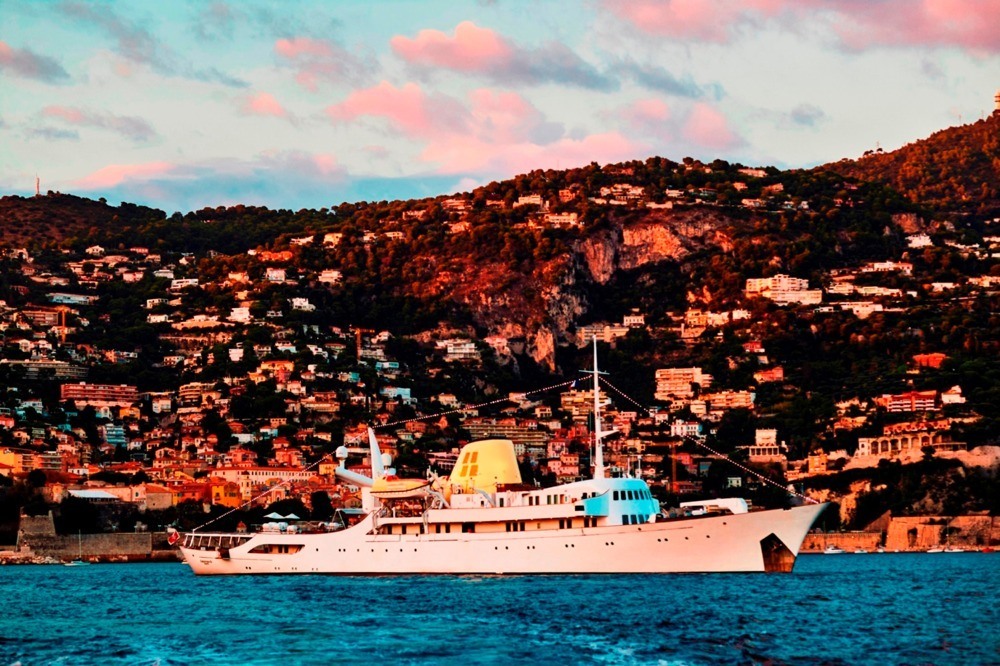 imagen 9 de Christina O, el espectacular yate de los Onassis se alquila para cruceros por el Mediterráneo.