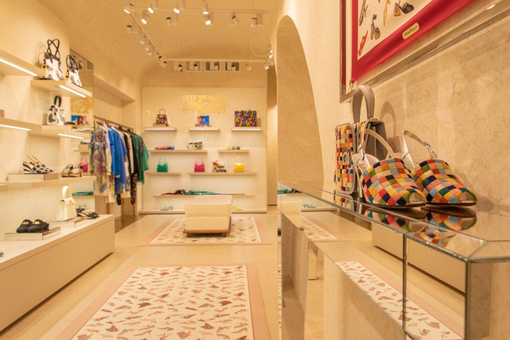 imagen 4 de Ferragamo inaugura su tercera tienda exclusiva “Creations” en el mundo.