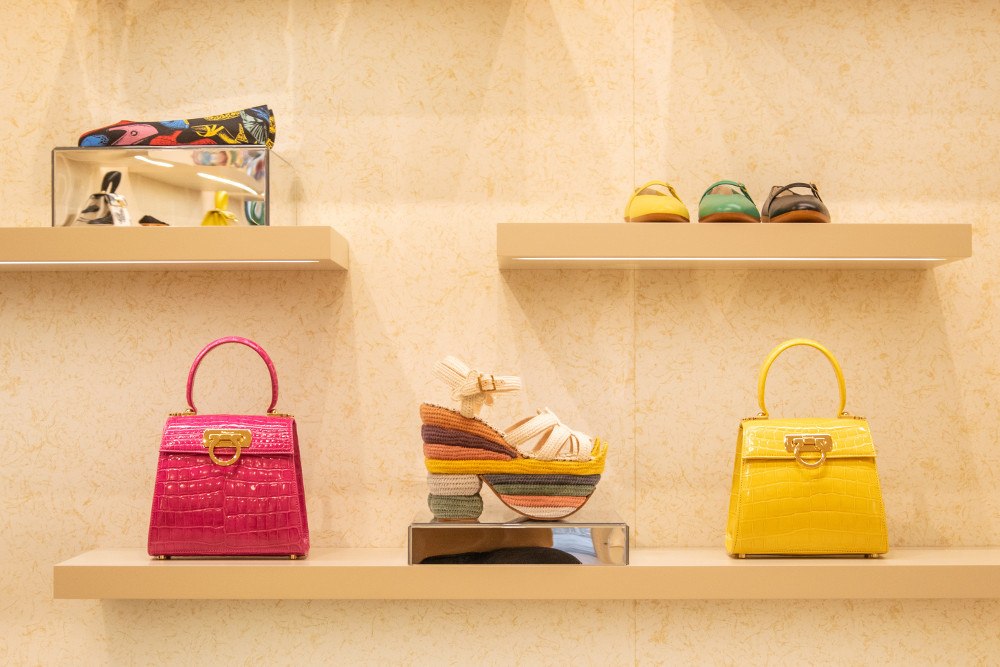 imagen 6 de Ferragamo inaugura su tercera tienda exclusiva “Creations” en el mundo.