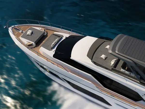 Ferretti Yachts 720, un yate como una casa de verano sobre el mar.