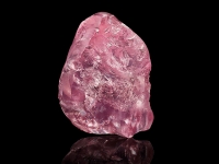 Graff Diamonds adquiere un espectacular diamante rosa de más de 13 quilates por un precio millonario.