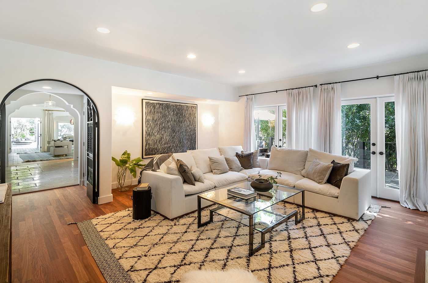 imagen 15 de Jessica Alba vende su casa de soltera en Beverly Hills.