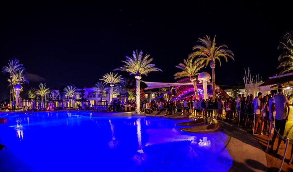 imagen 2 de El mejor “destino” de Ibiza: Destino Pacha Resort.