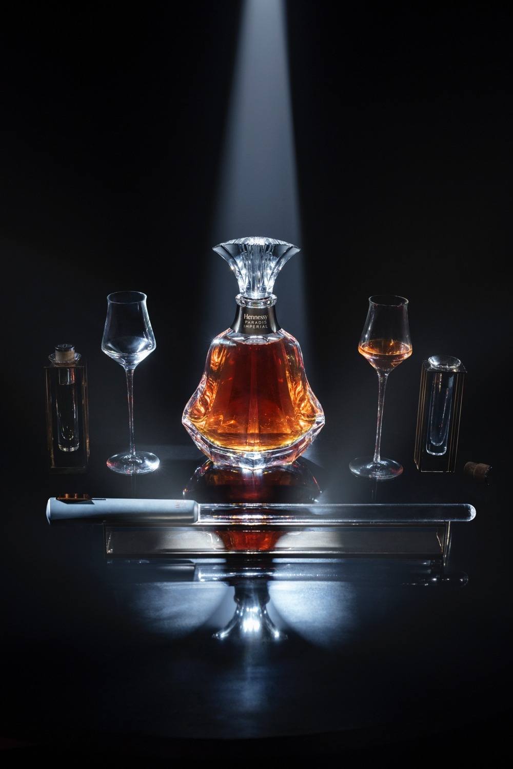 imagen 3 de Hennessy Paradis Imperial, Arik Levi y Louis Vuitton o la excelencia de la artesanía.