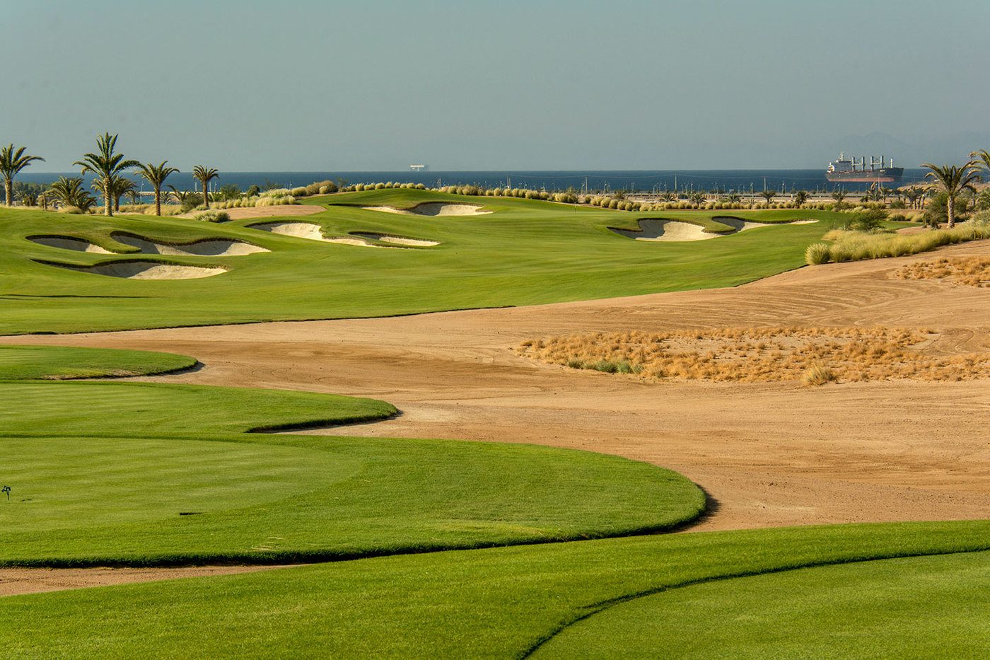 imagen 2 de El club de golf más espectacular del mundo está en Aqaba, Jordania.