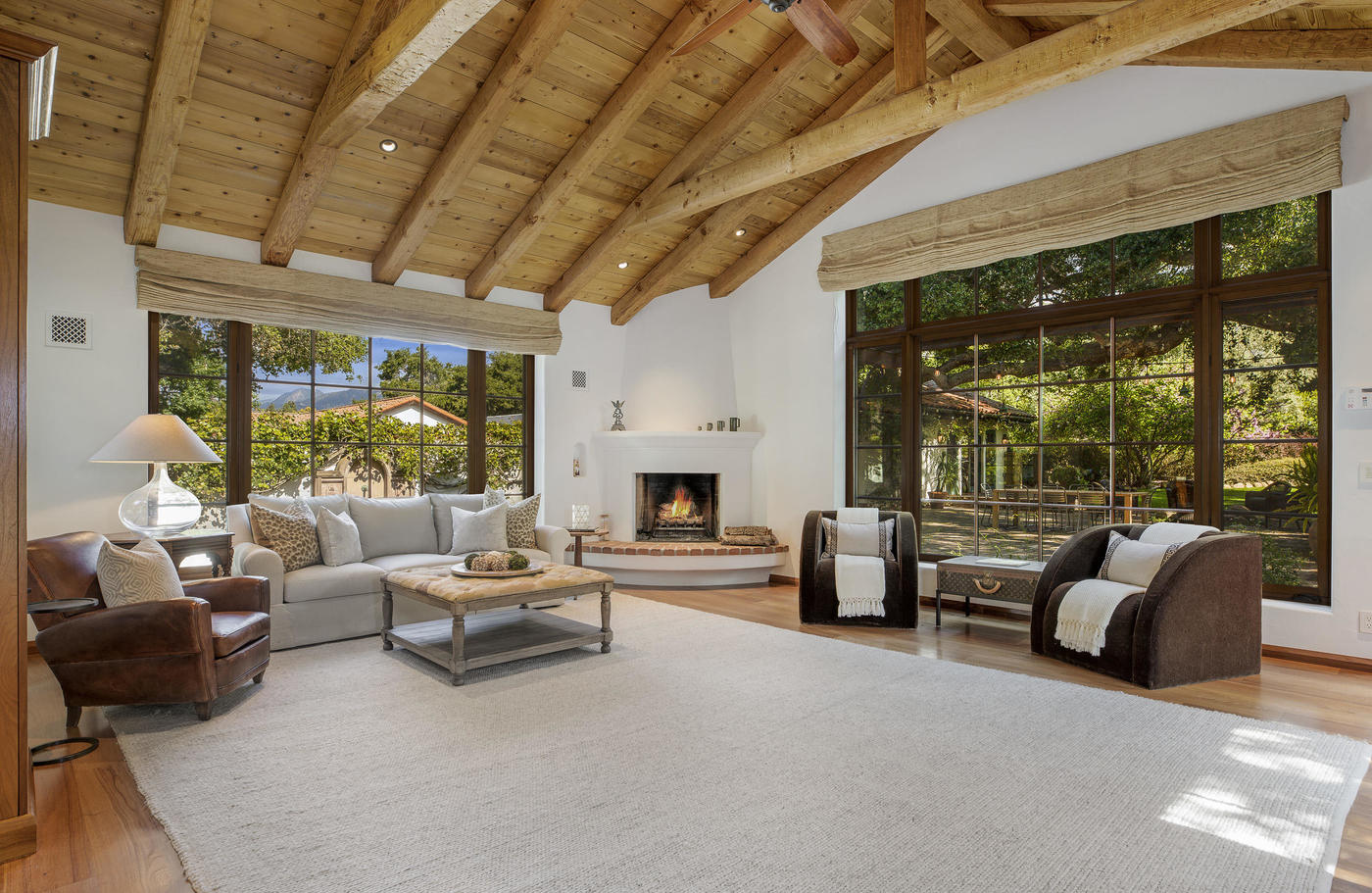 imagen 8 de Jeff Bridges vende su casa en Montecito, California, por 8 millones de euros.