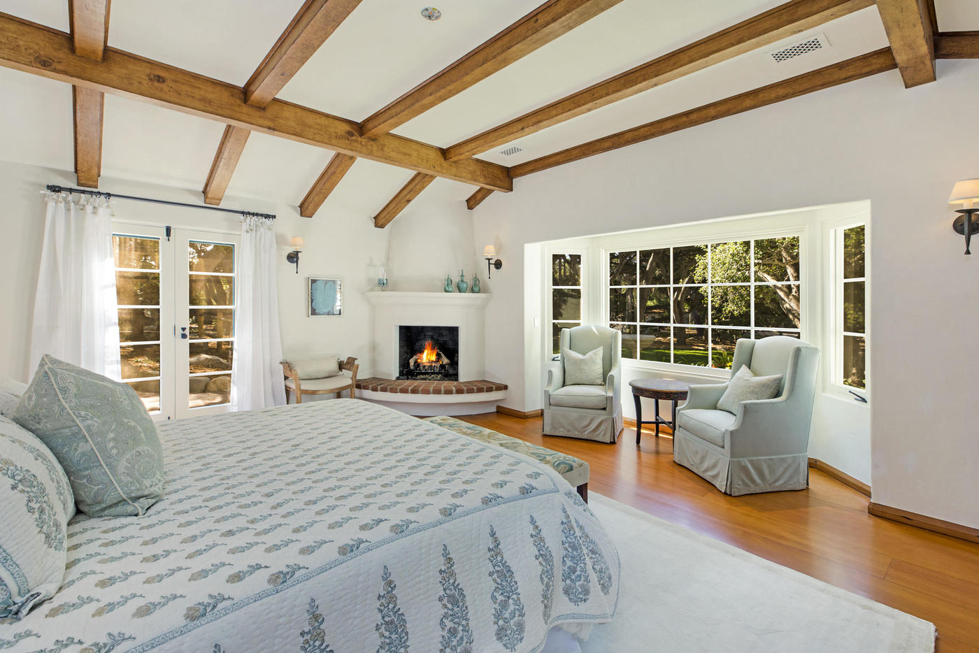 imagen 12 de Jeff Bridges vende su casa en Montecito, California, por 8 millones de euros.