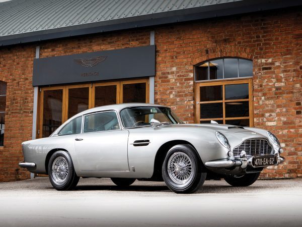 ¿Quieres hacerte con el coche de James Bond? su Aston Martin DB5 del 65 sale a subasta.