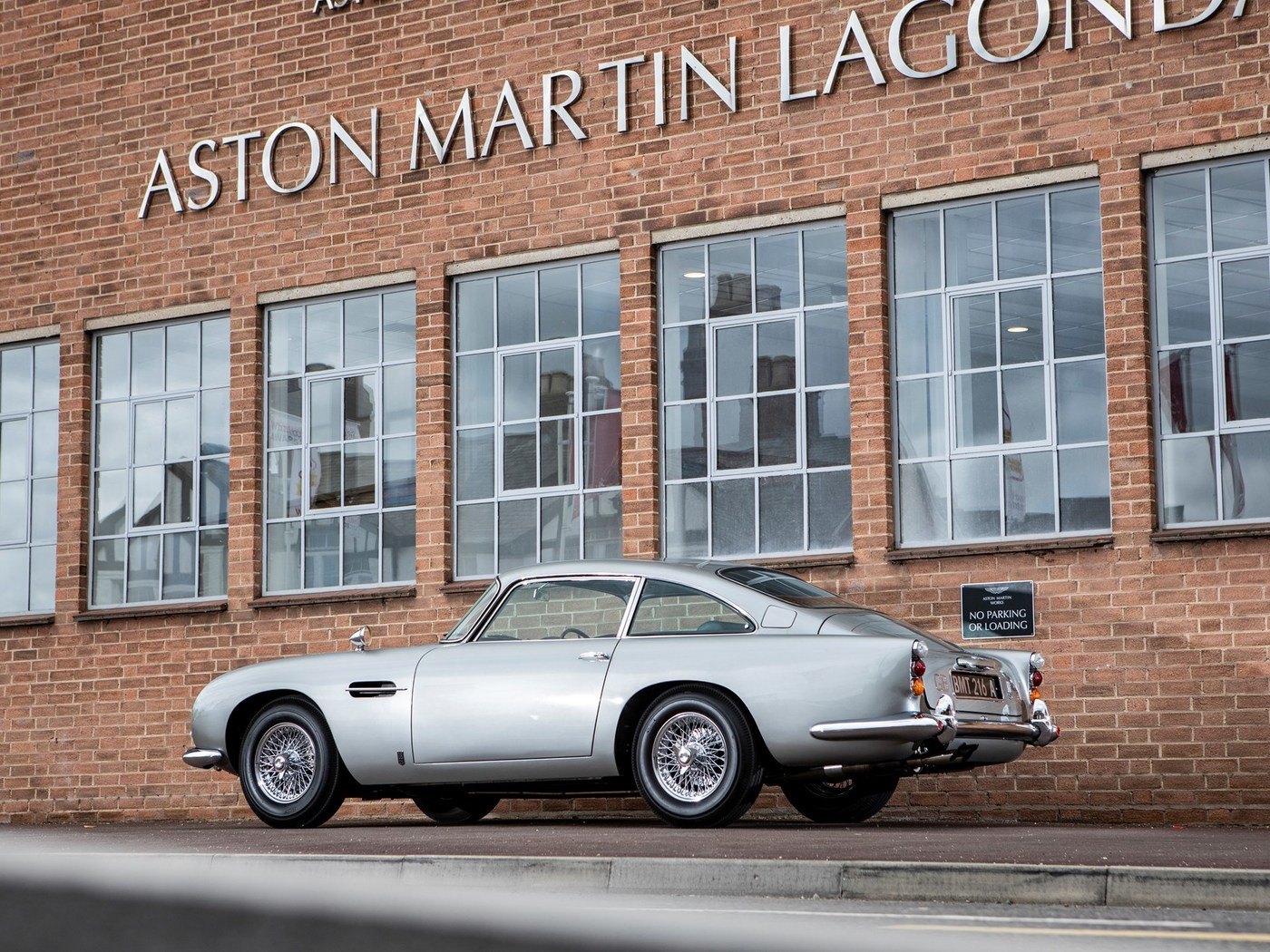 imagen 4 de ¿Quieres hacerte con el coche de James Bond? su Aston Martin DB5 del 65 sale a subasta.