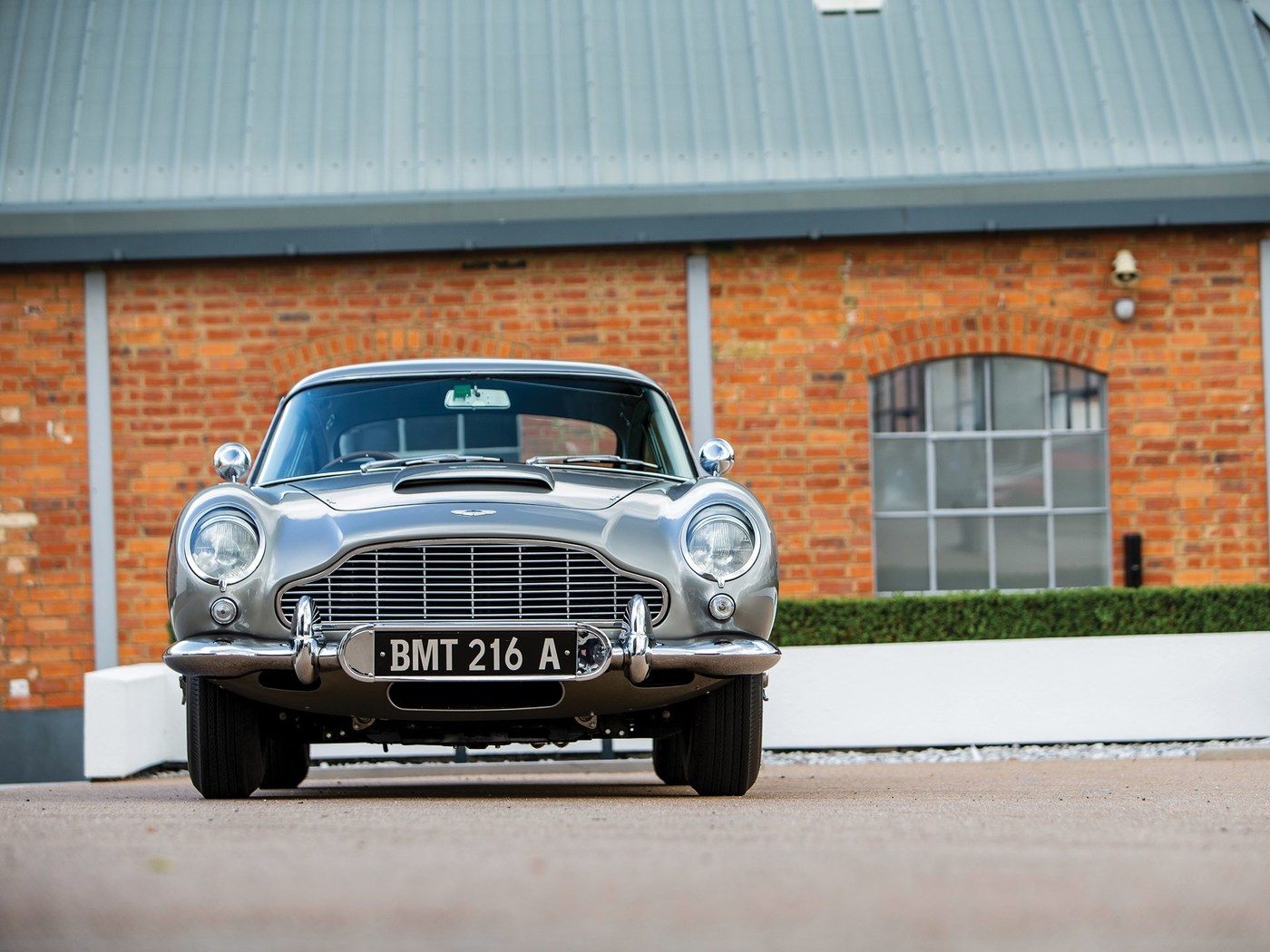 imagen 3 de ¿Quieres hacerte con el coche de James Bond? su Aston Martin DB5 del 65 sale a subasta.
