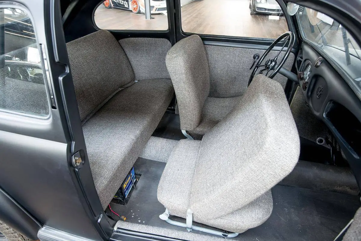 imagen 9 de Ahora que sabemos que Volkswagen no fabricará más Beetle, éste se convierte en pieza de coleccionista.