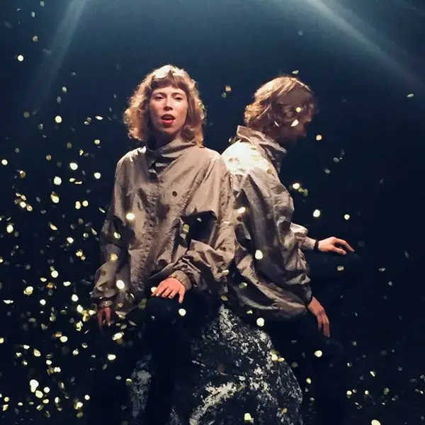 imagen 4 de El dúo Honolulu bucea en el lado oscuro en su nuevo vídeo.