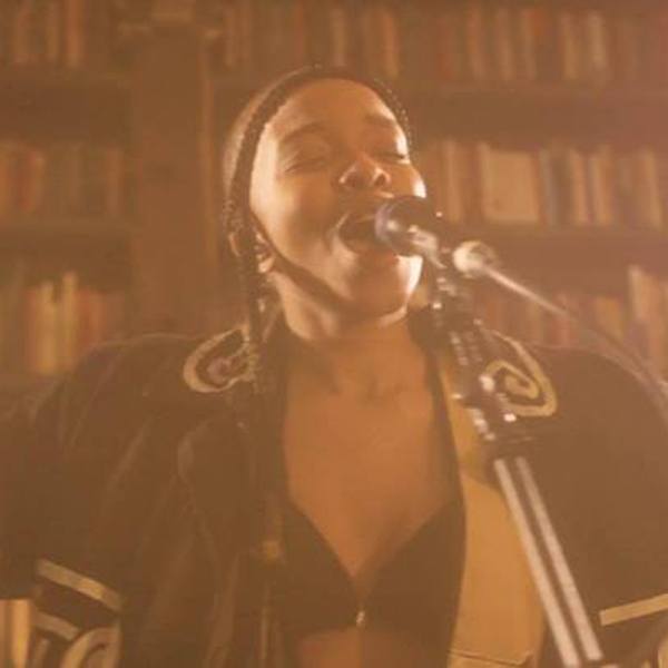 imagen 2 de Jamila Woods, poeta y activista de la música, la magia y los derechos civiles.