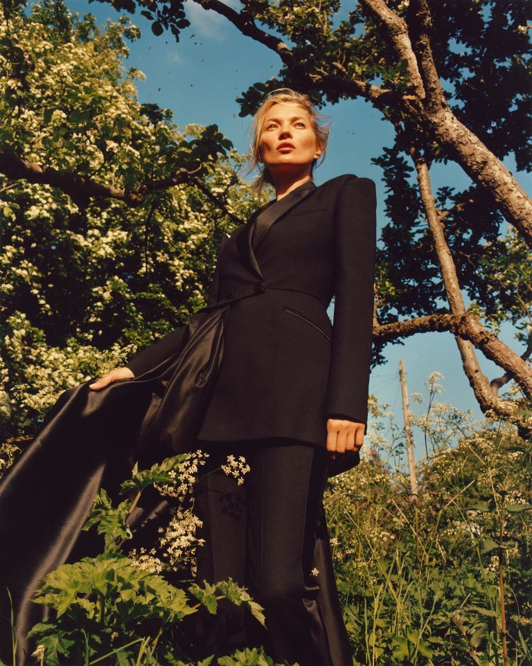 imagen 1 de Kate Moss presenta el otoño e invierno femme de Alexander McQueen.