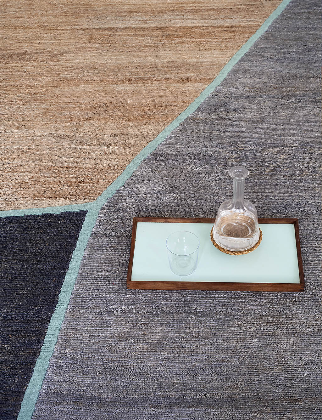 imagen 5 de Nuevos diseños de Helena Rohner y Paula Pappenheim para Duc Rugs.