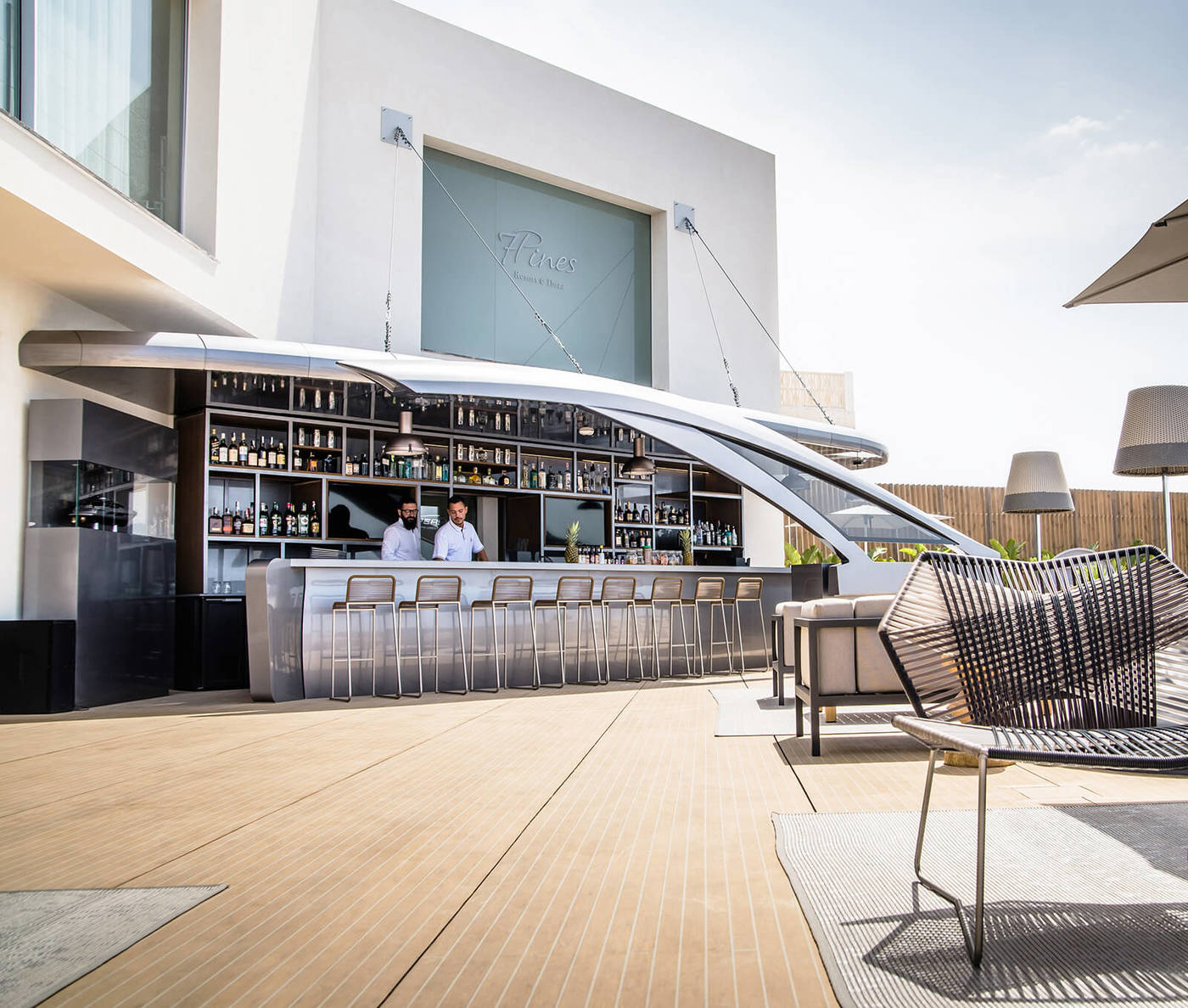 imagen 1 de Pershing Yachts Terrace, en el 7Pines de Ibiza, es la terraza más glamourosa del verano.