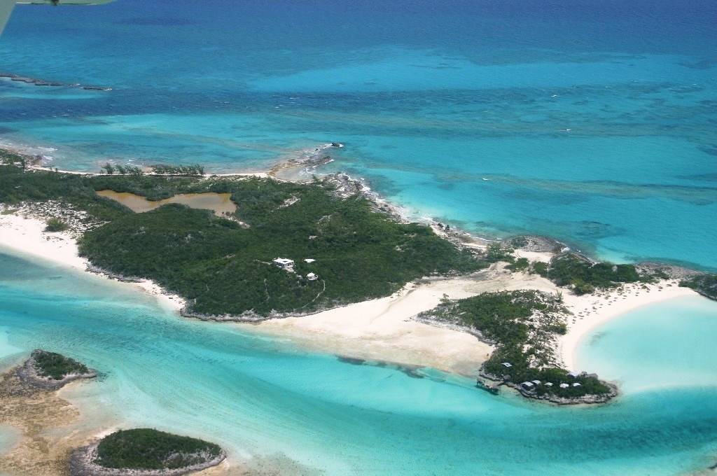 imagen 3 de Saddle Back Cay, una isla privada en las Bahamas que se vende por 10 millones y medio de euros.