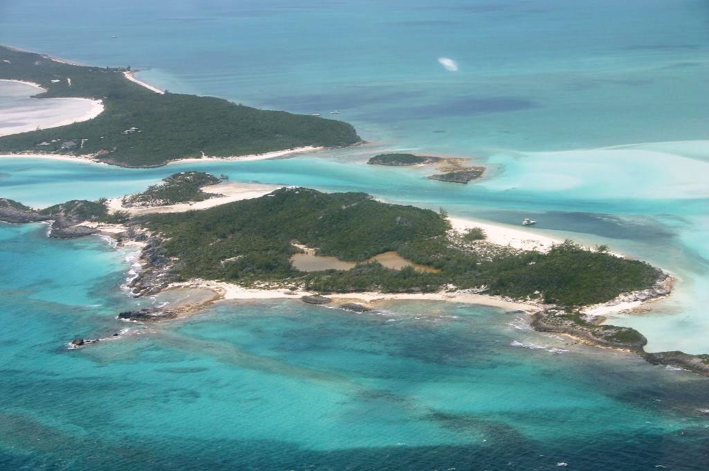 imagen 4 de Saddle Back Cay, una isla privada en las Bahamas que se vende por 10 millones y medio de euros.