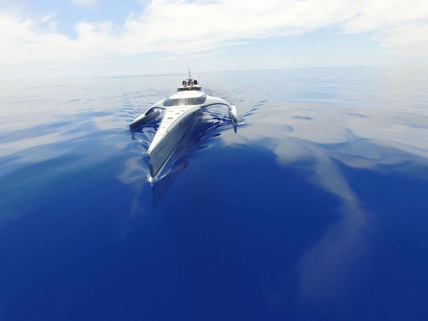 imagen 3 de Se vende Adastra Yacht, un trimarán de escándalo, por unos 10 millones y medio de euros.