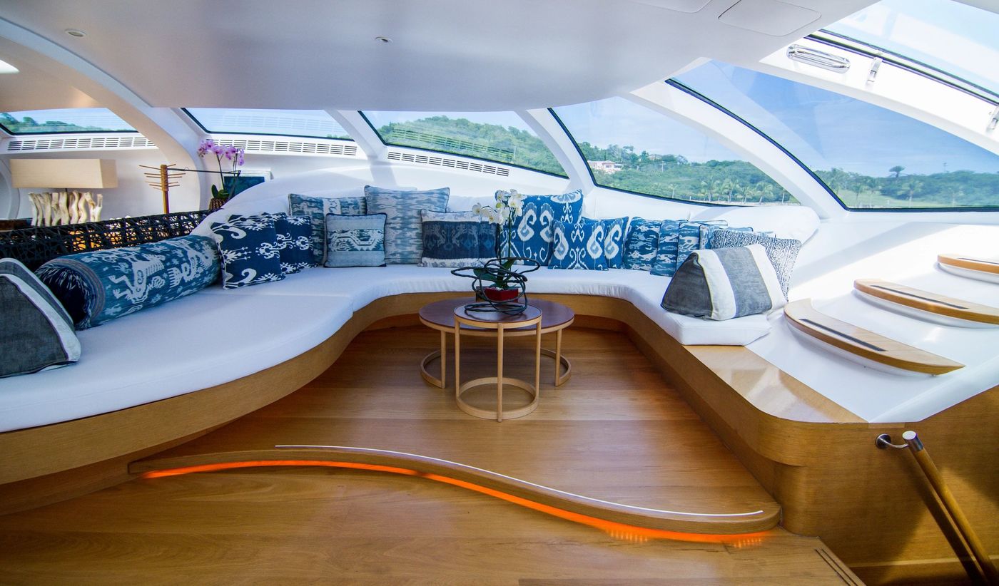 imagen 6 de Se vende Adastra Yacht, un trimarán de escándalo, por unos 10 millones y medio de euros.