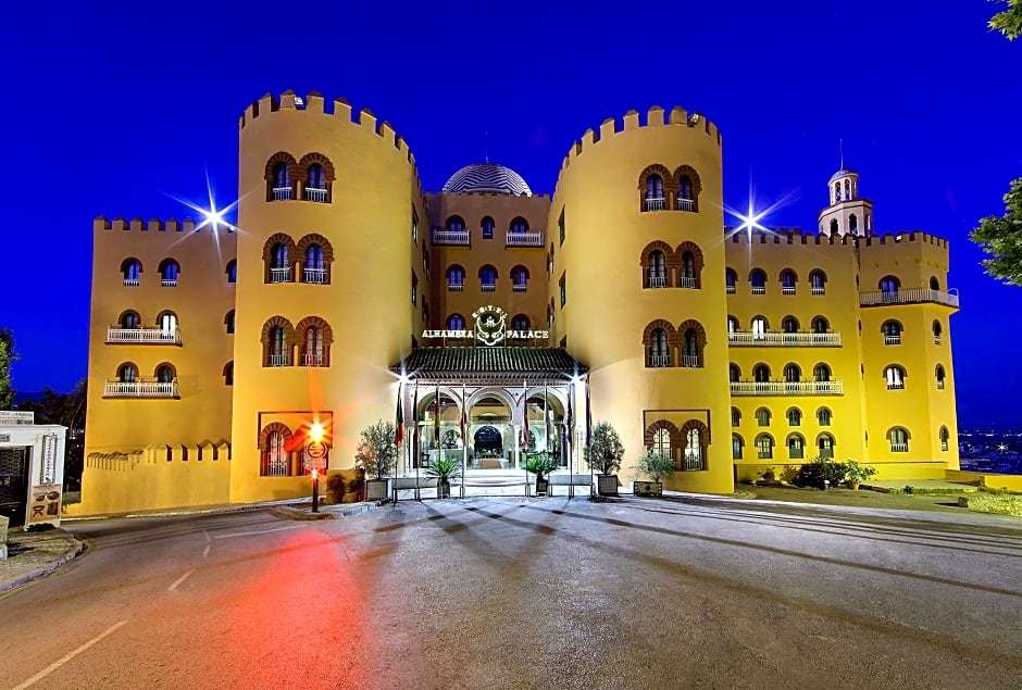 imagen 15 de Alhambra Palace, el hotel de cinco estrellas más antiguo de España.