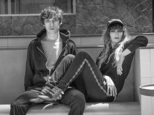 El dúo de pop electrónico Tempers suena nocturno, abierto y solitario.