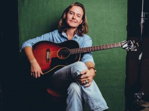 El músico y cantante Dee White comparte una sentida historia de amor.