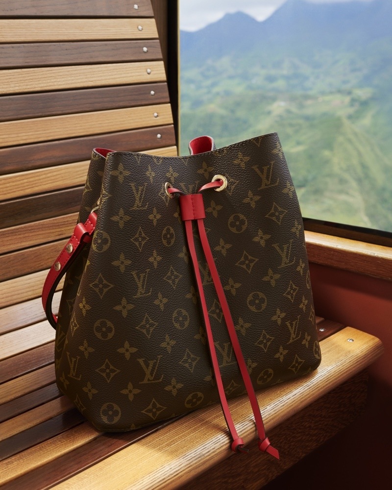 imagen 8 de Louis Vuitton envuelve sus nuevas propuestas en el encanto de Vietnam.