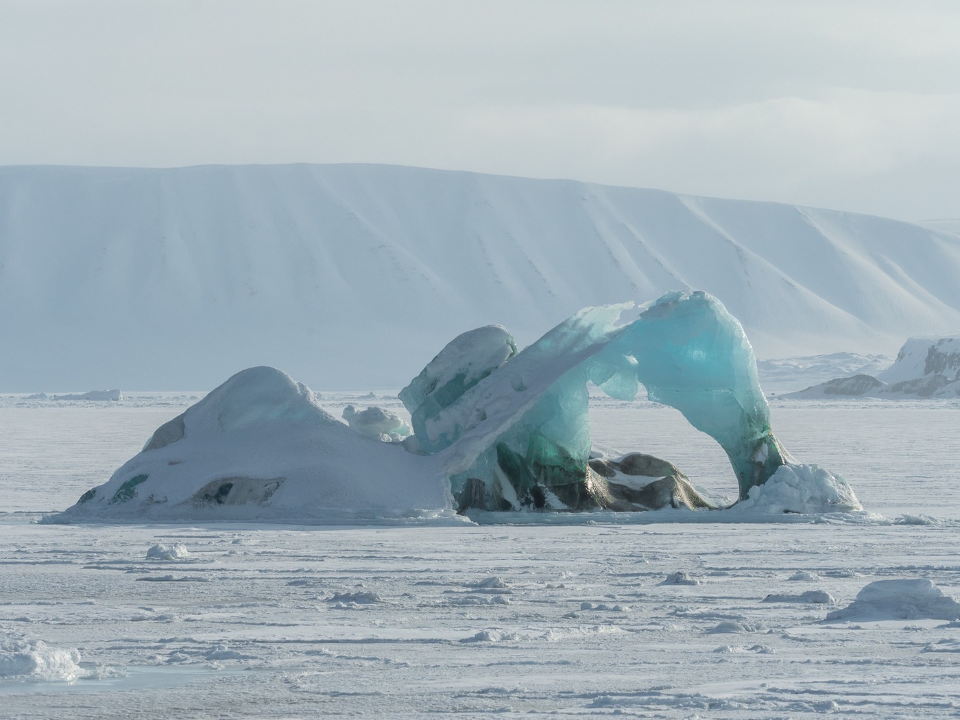 imagen 2 de North Pole Igloos Hotel, una experiencia única en el Polo Norte.
