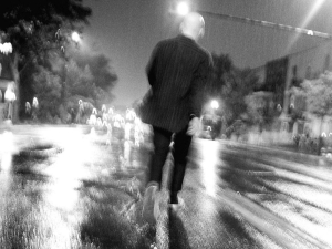 Jacques Greene nos invita a bailar en la oscuridad hasta el amanecer.