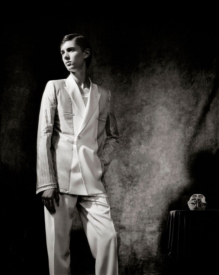 imagen 10 de Kim Jones celebra sus diez años al frente de las colecciones masculinas de Dior con un libro de fotografía.
