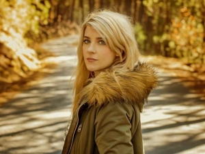 La cantautora Virginia Maestro presenta un puñado de canciones de amor.