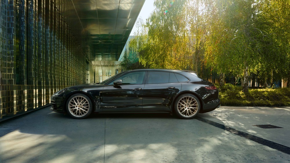 imagen 1 de Porsche Panamera 10 Years Edition, un coche de lujo y un aniversario redondo.