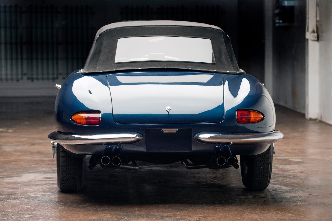 imagen 5 de El primer Apollo 3500 GT Spider fabricado supera los 500.000 dólares en una subasta.