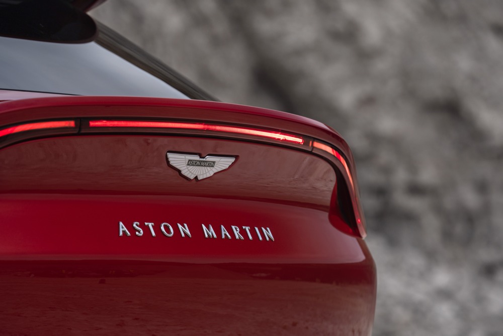 imagen 13 de Aston Martin DBX, un SUV con alma de coche deportivo.