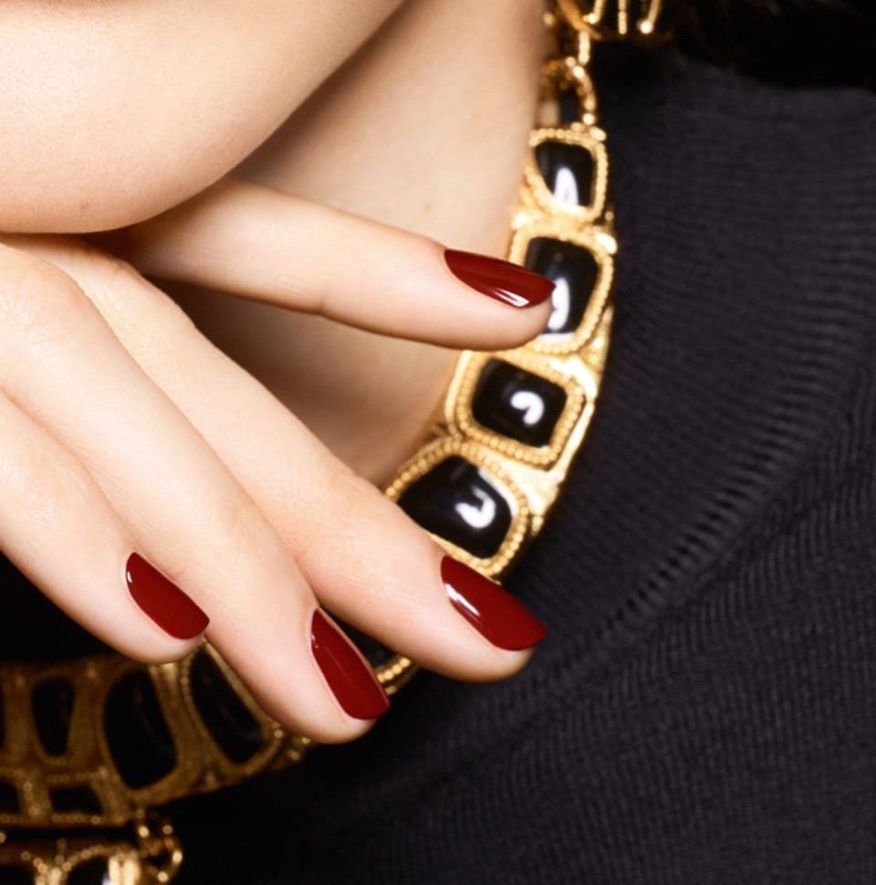 imagen 6 de Chanel nos pinta la cara de brillo y rouge para las próximas fiestas.