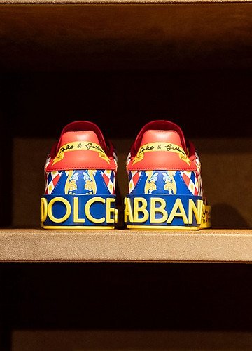 imagen 14 de Dolce & Gabbana convierte su tienda en Londres en un mercadillo de Navidad siciliano.