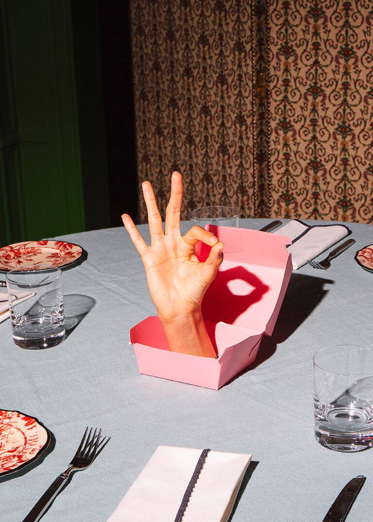 imagen 2 de Emilia Burger, el glamour hecho hamburguesa por Gucci y Massimo Bottura.