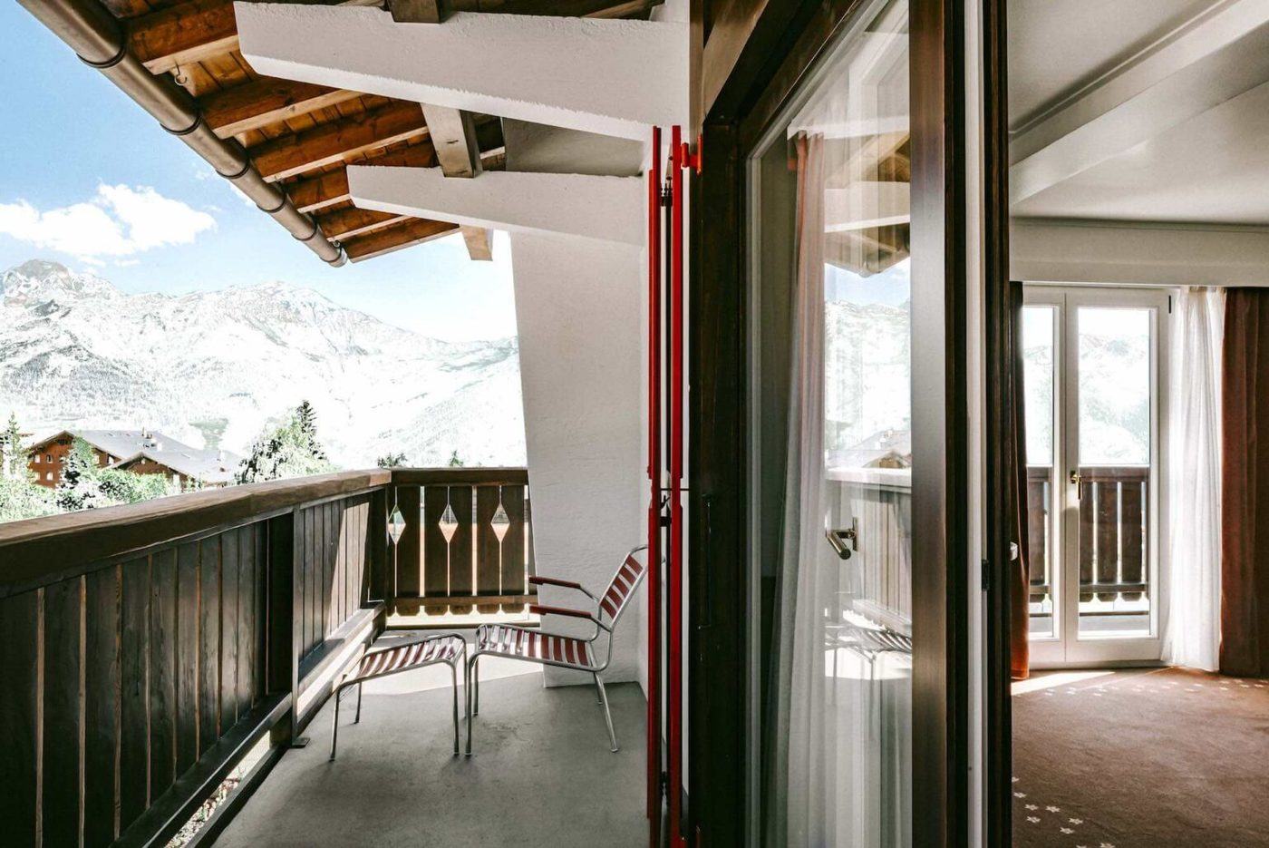 imagen 12 de Experimental Chalet, el hotel para disfrutar de unas vacaciones en Los Alpes suizos.
